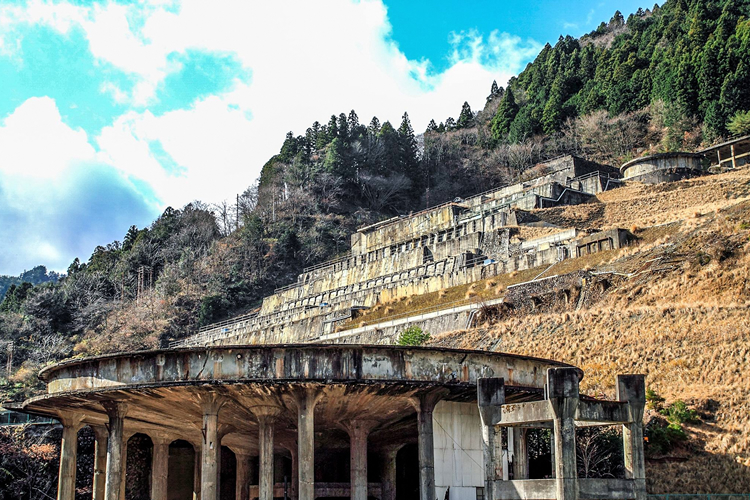 Former Mikobata Mine — One of East Asia’s Large Processing Sites, Dubbed the “Nocturnal Castle”
